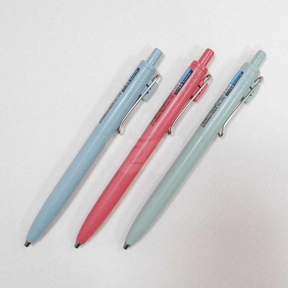 【日本文具】UNI三菱 Uni-ball One F UMN-SF-05 0.5mm 低重心自動鋼珠筆 黑墨 茜空 1支