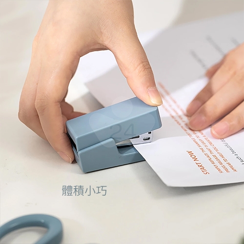 Deli 得力 ENS083 3號機 迷你釘書機(附 24/6 3號釘書針1盒) 訂書機 騎馬釘裝 粉色(個)