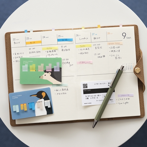 【日本文具】Kanmido甘美堂 Coco Fusen CARD S CFC-8004 限量版5色攜帶式標籤貼S 便利貼 索引貼 5.5x32mm 企鵝 - 42張x5色(粉綠/橘/藍/灰/白) / 卡