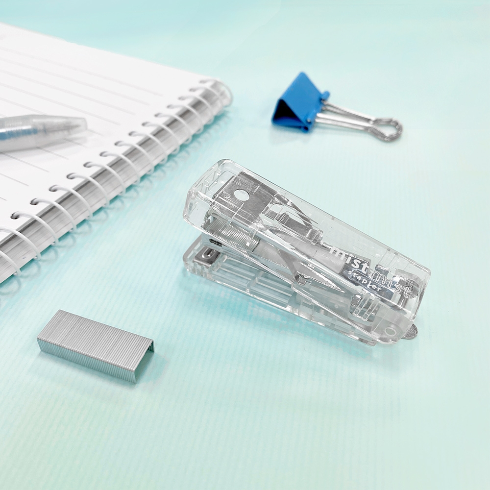 【日本文具】Mist Mist 85228 小型訂書機 釘書機 透明色
