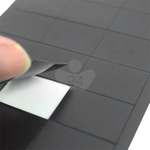 SUCCESS 成功 21318 A4已切割背膠軟磁片(2x2cm / 厚1mm) 140小片 / 包